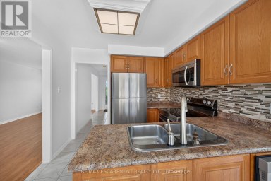 21 SPRINGGARDEN CRESCENT Hamilton (Stoney Creek Mountain) Ontario photo 14