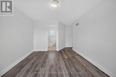 21 SPRINGGARDEN CRESCENT Hamilton (Stoney Creek Mountain) Ontario photo 20