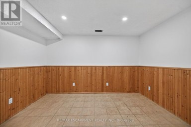 21 SPRINGGARDEN CRESCENT Hamilton (Stoney Creek Mountain) Ontario photo 33