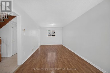 21 SPRINGGARDEN CRESCENT Hamilton (Stoney Creek Mountain) Ontario photo 6