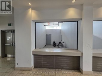 2B07 - 7215 GOREWAY DRIVE Mississauga (Malton) Ontario photo 6