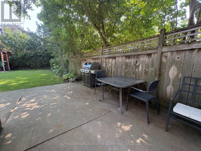 UPPER - 191 ARLINGTON AVENUE, Toronto (Humewood-Cedarvale), Ontario, M6C2Z4