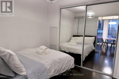 2406 - 14 YORK STREET Toronto (Waterfront Communities) Ontario photo 4