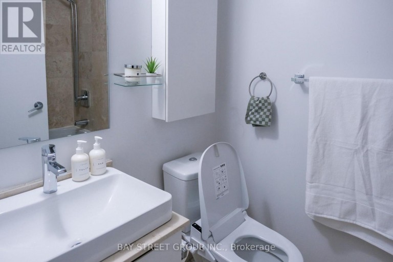 2406 - 14 YORK STREET, Toronto (Waterfront Communities), Ontario, M5J0B1