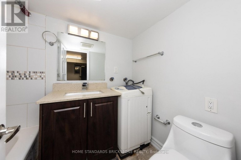 LOWER - 792 PAPE AVENUE, Toronto (Playter Estates-Danforth), Ontario, M4K3S7