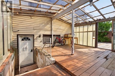 319 Rundlelawn Road NE Calgary Alberta photo 2