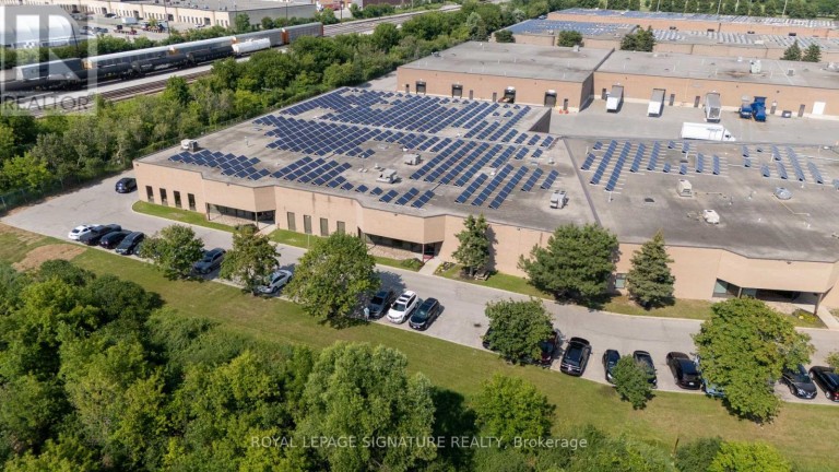 4 - 120 MCLEVIN AVENUE, Toronto (Malvern), Ontario, M1B3E9