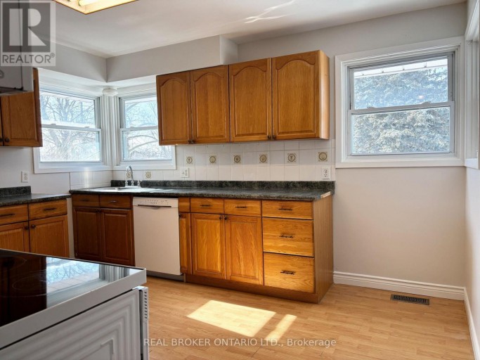 MAIN FL - 327 DOVER STREET, Oshawa (Eastdale), Ontario, L1G6G7