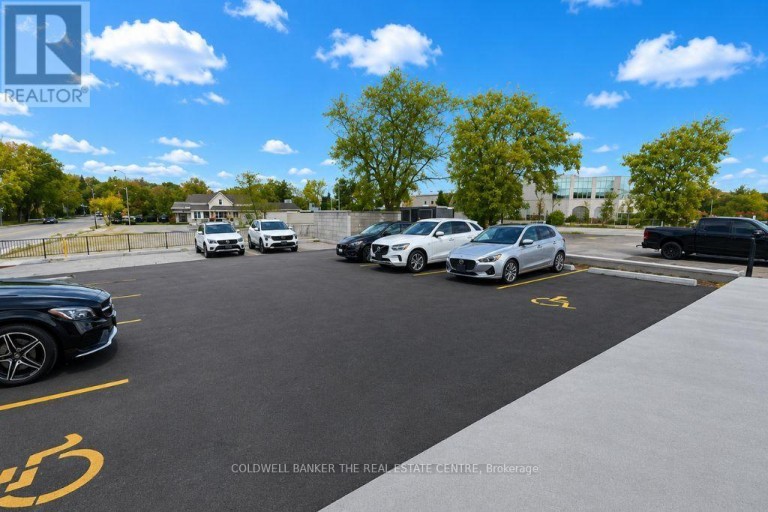 1ST FLOOR - ROOM 1 - 431 DAVIS DRIVE, Newmarket (Bristol-London), Ontario, L3Y2P1