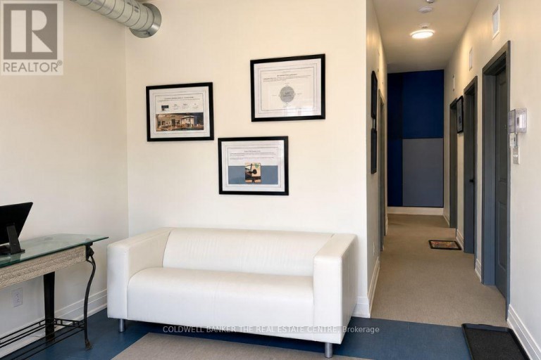 1ST FLOOR - ROOM 1 - 431 DAVIS DRIVE, Newmarket (Bristol-London), Ontario, L3Y2P1