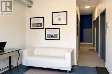 1ST FLOOR - ROOM 1 - 431 DAVIS DRIVE Newmarket (Bristol-London) Ontario photo 6