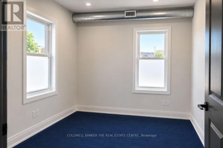 1ST FLOOR - ROOM 1 - 431 DAVIS DRIVE, Newmarket (Bristol-London), Ontario, L3Y2P1