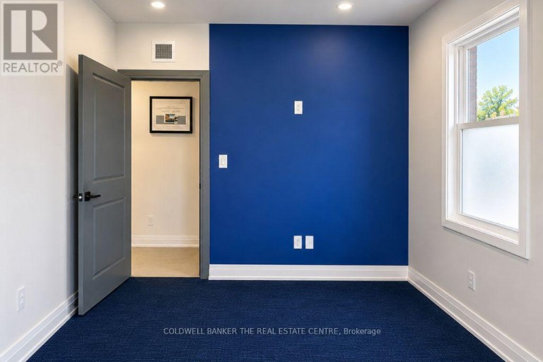 1ST FLOOR - ROOM 1 - 431 DAVIS DRIVE, Newmarket (Bristol-London), Ontario, L3Y2P1