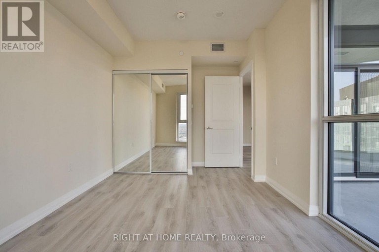 2014 - 35 WATERGARDEN DRIVE, Mississauga (Hurontario), Ontario, L5R0G8