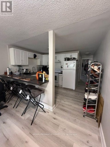 9 ELLEN STREET, Mississauga (Streetsville), Ontario, L5M1R8