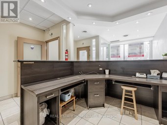 2438 DANFORTH AVENUE Toronto (East End-Danforth) Ontario photo 12