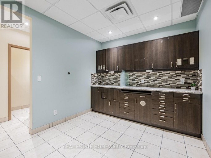 2438 DANFORTH AVENUE, Toronto (East End-Danforth), Ontario, M4C1K9