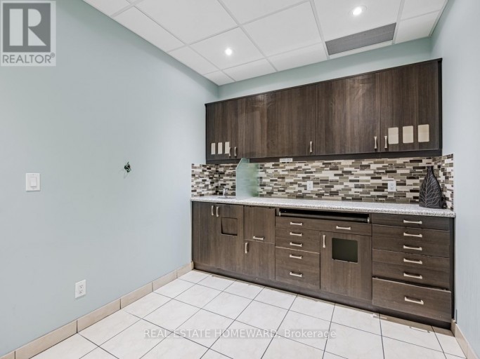 2438 DANFORTH AVENUE, Toronto (East End-Danforth), Ontario, M4C1K9