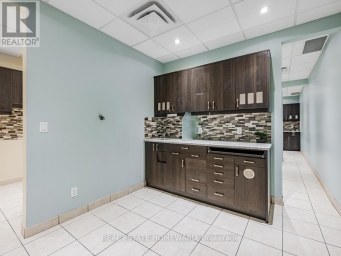 2438 DANFORTH AVENUE Toronto (East End-Danforth) Ontario photo 15