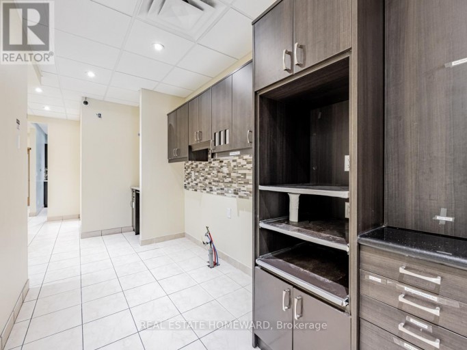 2438 DANFORTH AVENUE, Toronto (East End-Danforth), Ontario, M4C1K9
