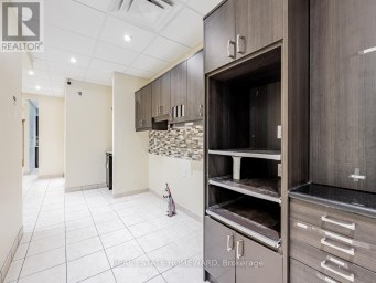 2438 DANFORTH AVENUE Toronto (East End-Danforth) Ontario photo 22