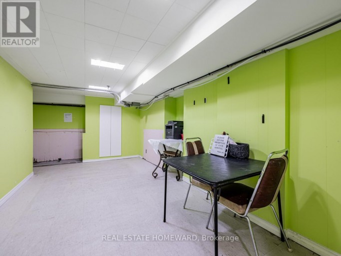 2438 DANFORTH AVENUE, Toronto (East End-Danforth), Ontario, M4C1K9