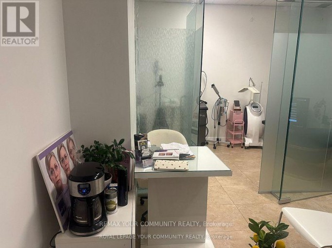 214 - 7163 YONGE STREET, Markham (Thornhill), Ontario, L3T0G6