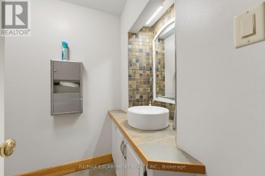 13 - 15 BOLD STREET Hamilton (Durand) Ontario photo 15