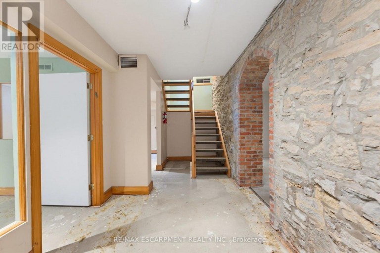 13 - 15 BOLD STREET, Hamilton (Durand), Ontario, L8P1T3
