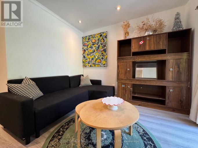 134 ANGUS DRIVE, Toronto (Don Valley Village), Ontario, M2J2X1
