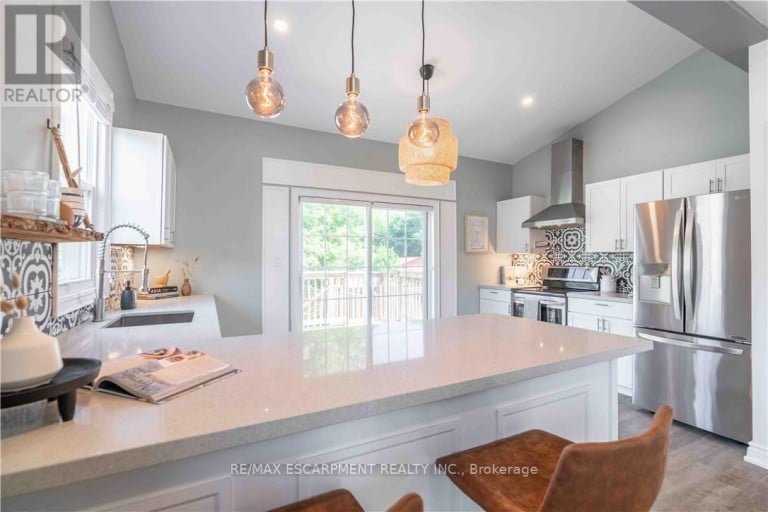195 WOOD STREET E, Hamilton (North End), Ontario, L8L3Z2