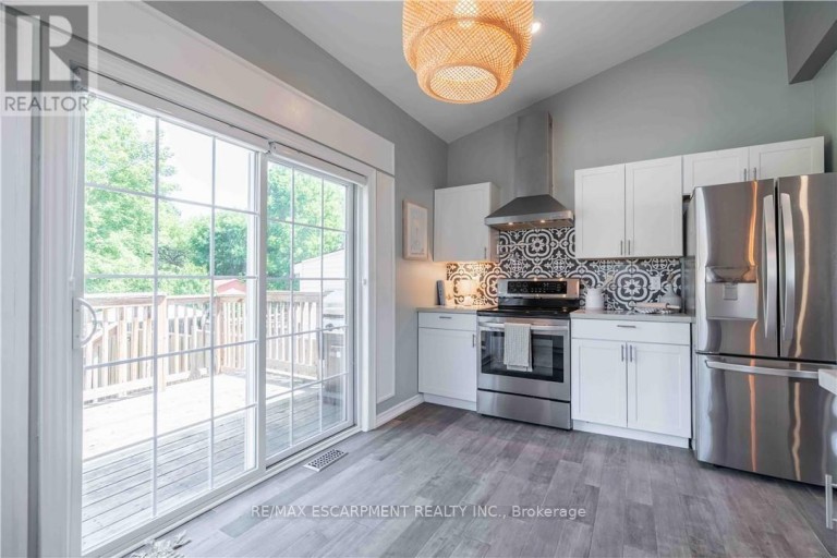 195 WOOD STREET E, Hamilton (North End), Ontario, L8L3Z2
