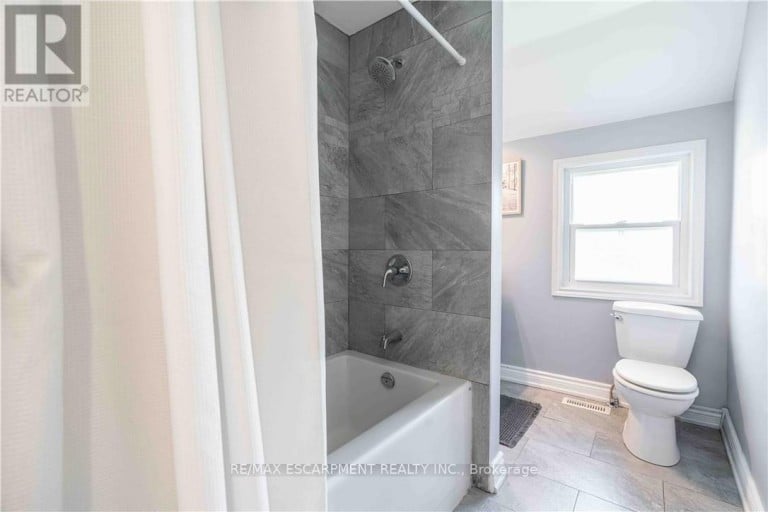 195 WOOD STREET E, Hamilton (North End), Ontario, L8L3Z2