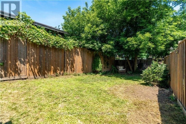 195 WOOD STREET E, Hamilton (North End), Ontario, L8L3Z2