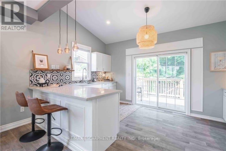 195 WOOD STREET E, Hamilton (North End), Ontario, L8L3Z2