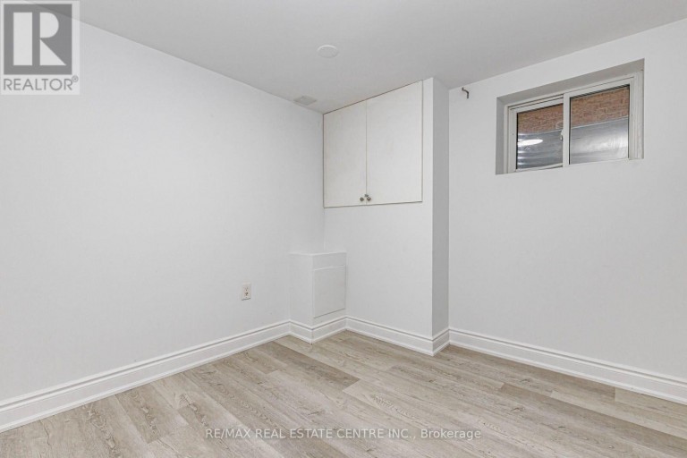 #2 - 17 SCOTIA DRIVE, Brampton (Fletcher's West), Ontario, L6Y2W3