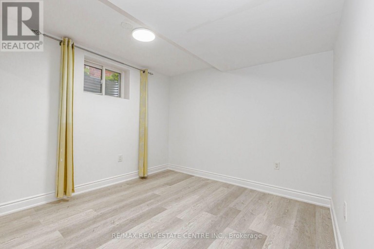 #2 - 17 SCOTIA DRIVE, Brampton (Fletcher's West), Ontario, L6Y2W3