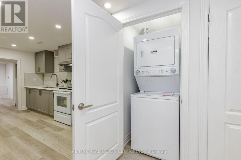 #2 - 17 SCOTIA DRIVE, Brampton (Fletcher's West), Ontario, L6Y2W3