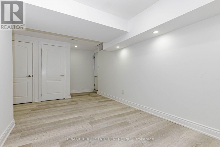 #2 - 17 SCOTIA DRIVE, Brampton (Fletcher's West), Ontario, L6Y2W3
