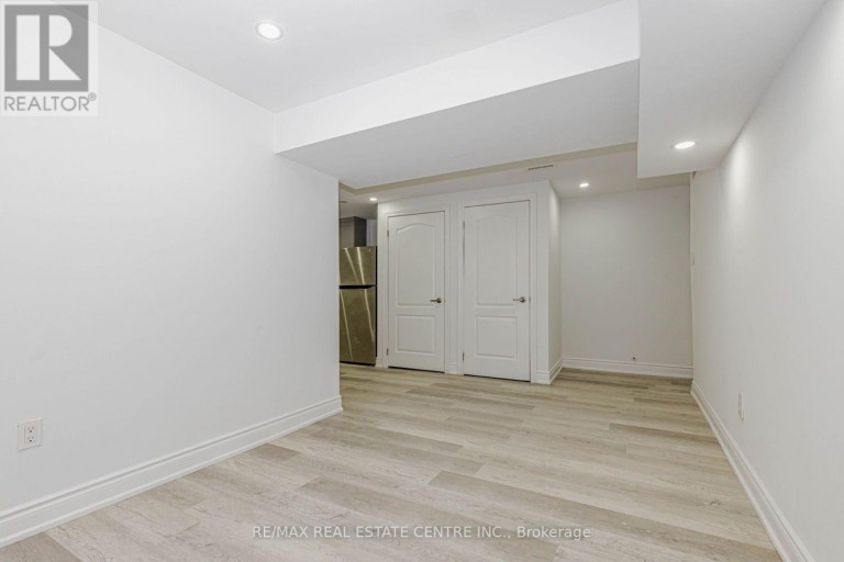 #2 - 17 SCOTIA DRIVE, Brampton (Fletcher's West), Ontario, L6Y2W3