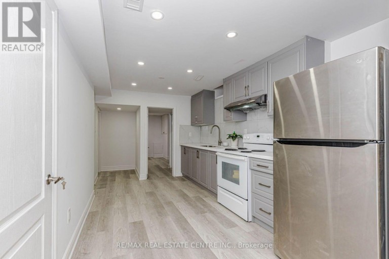 #2 - 17 SCOTIA DRIVE, Brampton (Fletcher's West), Ontario, L6Y2W3