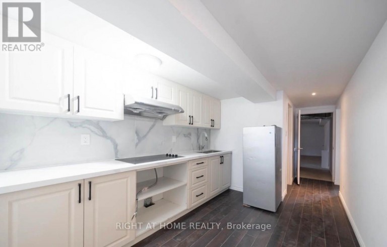 LOWER - 46 SHREWSBURY SQUARE, Toronto (Tam O'Shanter-Sullivan), Ontario, M1T1L2