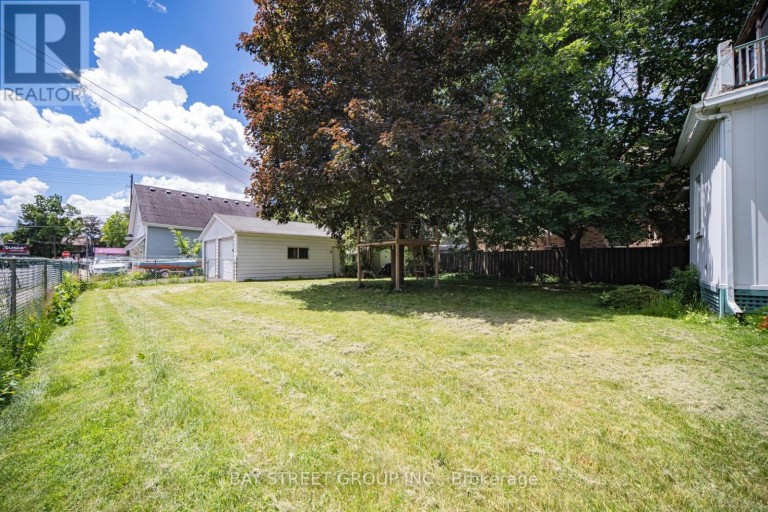 7 PAVILLION STREET, Markham (Unionville), Ontario, L3R1N8