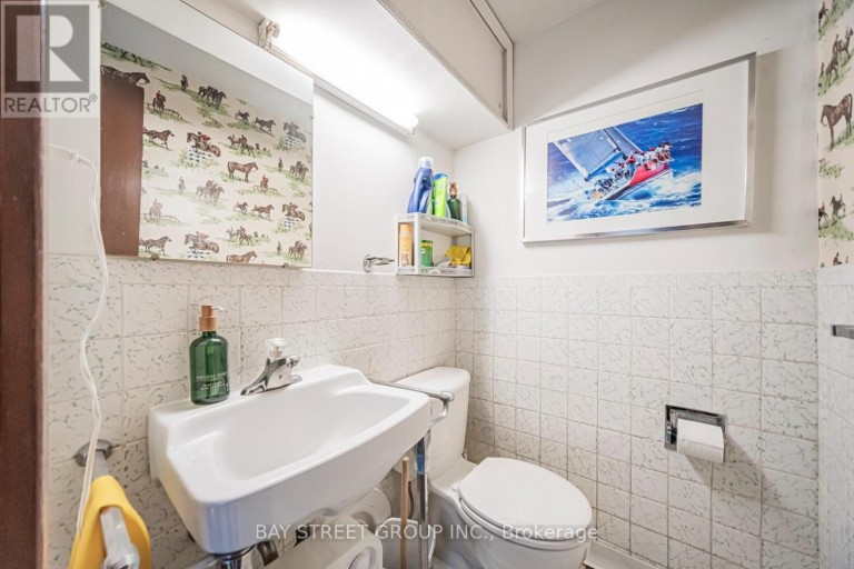 7 PAVILLION STREET, Markham (Unionville), Ontario, L3R1N8