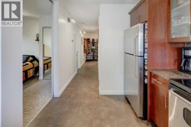 302, 2308 17B Street SW Calgary Alberta photo 5