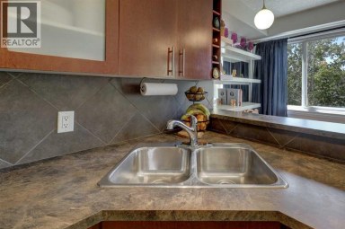 302, 2308 17B Street SW Calgary Alberta photo 9