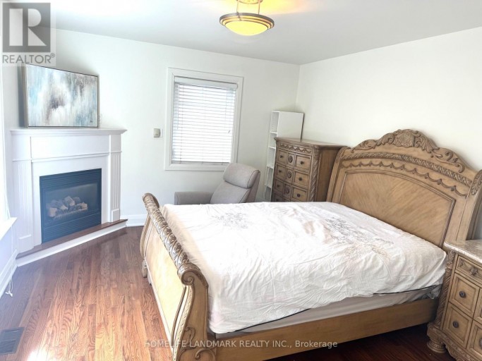 95 POYNTZ AVENUE, Toronto (Lansing-Westgate), Ontario, M2N1J3