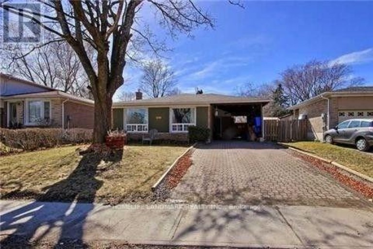 326 LORNE(MAIN FLOOR) AVENUE, Newmarket (Central Newmarket), Ontario, L3Y4K7
