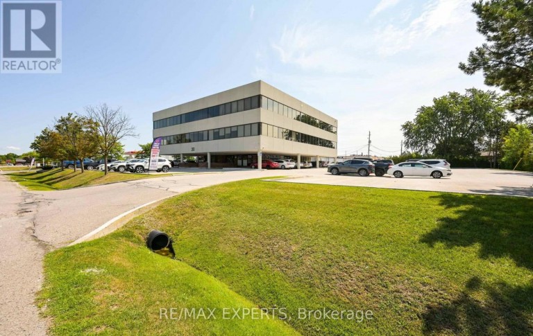 210 - 30 MARTHA STREET, Caledon (Bolton West), Ontario, L7E5V1