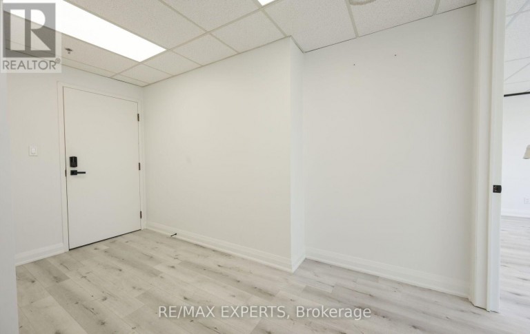 210 - 30 MARTHA STREET, Caledon (Bolton West), Ontario, L7E5V1